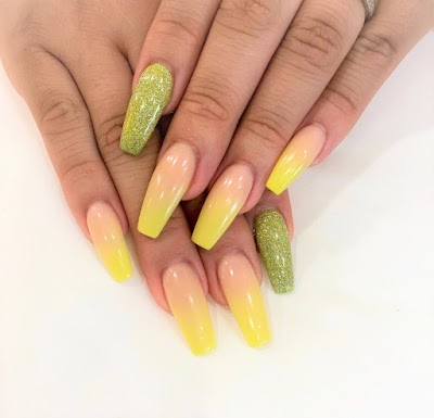 Lux Nails Bar