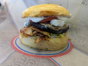 Photo n°2 de Les Burgers de Marjo - Chez Marjolaine Burgers à emporter à Piégut-Pluviers (Restaurant de hamburgers)