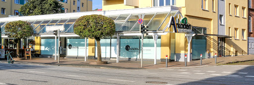 husens - Interior Design by Hugo Hamann Logo