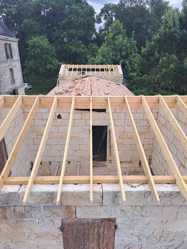 Artisan Fonces Rénovation - Couvreur Libourne Gironde - Rénovation Toiture - Remaniement Réfection Gouttière Velux Fuite Urgence Devis Gratuit - Thumbnail