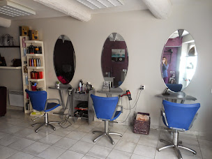 Photo n°8 de Linéa Coiffure à Mollégès (Salon de coiffure)