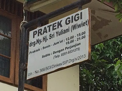 Photos of Dentist Practice Sri Yuliani Widiastuti