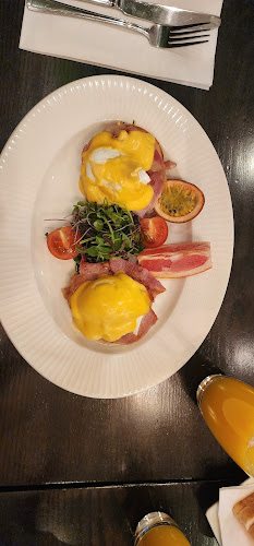 Reviews of Miracles in London - Restaurant