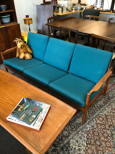 Stevenson's Antiques And Scandinavian Teak - Thumbnail