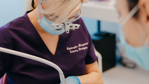 STOMATOLOGIA WARSZAWA | ADM DENTAL CLINIC | stomatologia – implanty – ortodoncja – korony – endodoncja – bonding – wybielanie