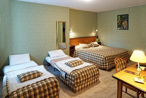 Photo de Hôtel Des Trois Maures à Couches (71490)