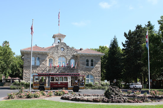 Sonoma Valley Wine Trolley by null