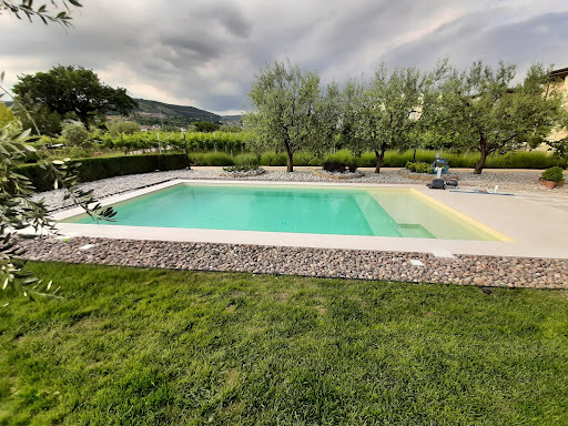 Family Pool - Thumbnail