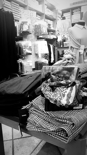 Abbigliamento Serami G. di Zanchi Teresa e Ceccarini Ida Gallery - Italy