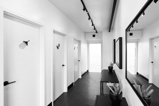 Y7 Studio Silver Lake by null
