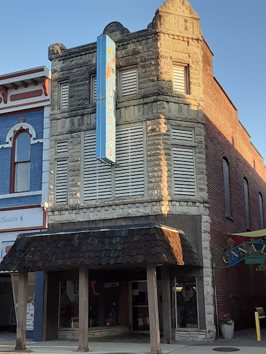Blooeys Bar & Grill - Thumbnail