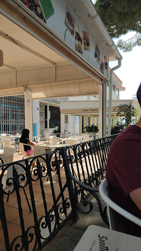 Plum Café - Visual