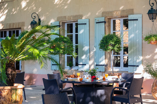 Photo de Le Pré du Moulin - Maison Alonso - Hôtel & Restaurant à Sérignan-du-Comtat (84830)