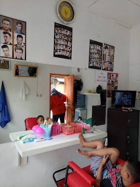 Pangkas Rambut Reihan Asgar, Author: Kartika Marta