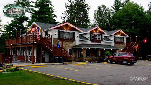 Edgewater Inn & Cottages