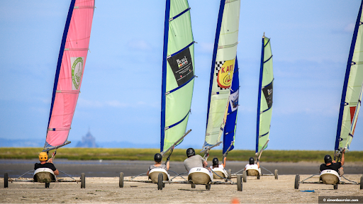 Photo de AVEL CHAR centre de char à Voile en baie du mont saint michel