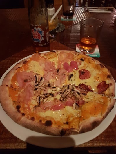 Photos of La Fornace Pizzer&iacute;a