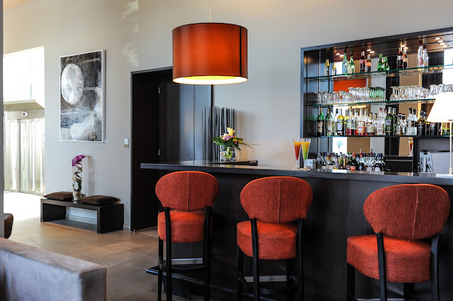 https://www.le-grand-hotel.com/