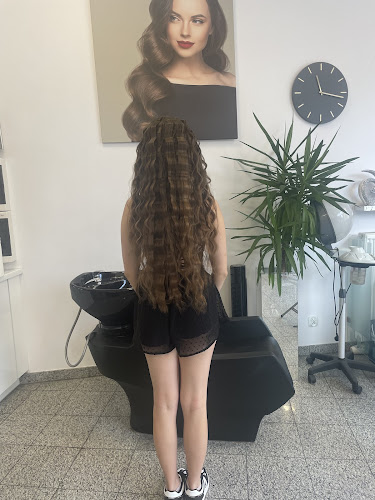 Pionierska akademia fryzjerska - Salon fryzjerski