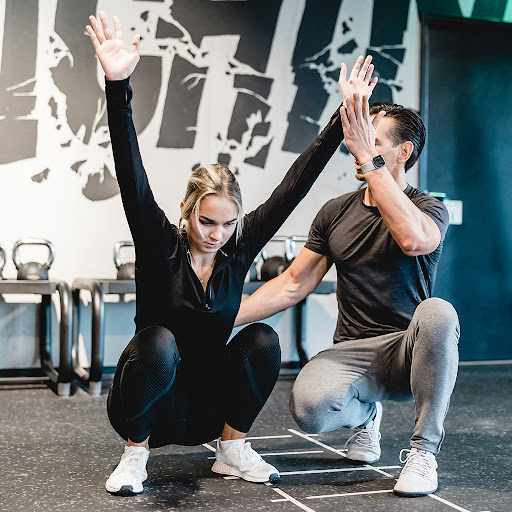 Mic Schwarzfischer · Personal Trainer · Gesundheitscoach - Thumbnail