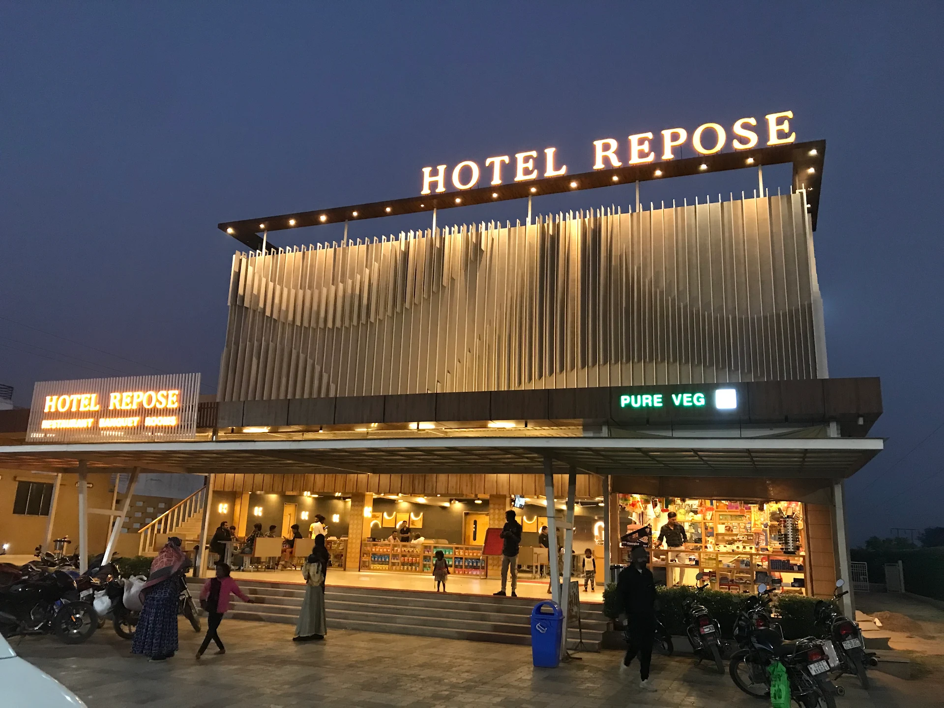 HOTEL REPOSE || Best Hotel, Ac Hotel, Family Hotel, Budget Hotel In Kheralu
