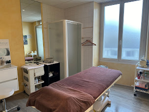 Photo n°4 de PARFUMERIE SAINT POL à Nogent-le-Rotrou (Boutique de santé et beauté)
