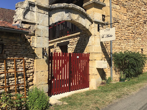 Photo de L 'Arche: Gîte - Chambres d'hôtes à la campagne, avec piscine, idéal randonnés, proche Sarlat et Grottes de Lascaux, Dordogne