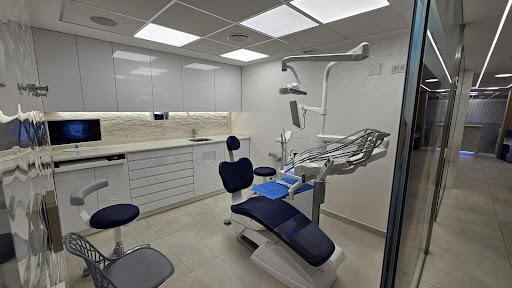 CLÍNICA DENTAL ENTREVIAS