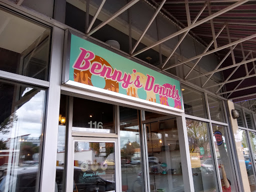 Benny's Donuts - Visual