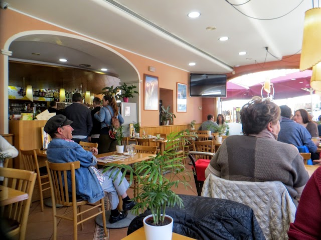 Els Pingüins Cafè Restaurant