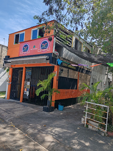 Alitas y Hamburguesas Cesar Wings