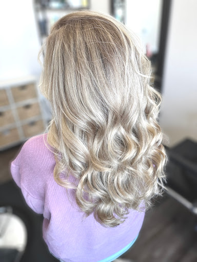 Alicia Murr Hair Studio Hair Extensions & Blonding