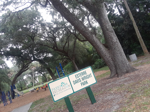 Esterre Davis Wright Park - Visual