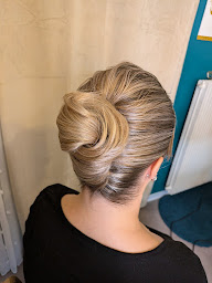 Photo n°5 de D'AnyLovCoiffure à Voeuil-et-Giget (Salon de coiffure)