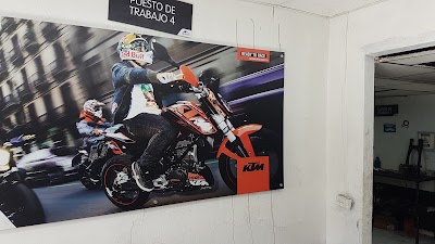 Photos of Factory motos KTM service center