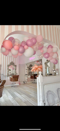 Show Off Hair & Beauty