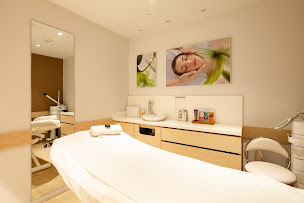 Photo n°3 de Yves Rocher à Paris (Magasin de cosmétiques)