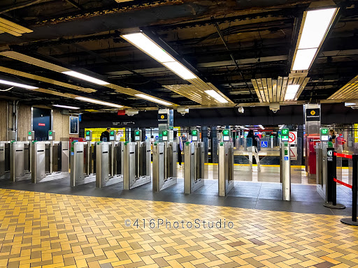 Dundas Station - Thumbnail
