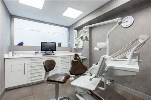 Dr. Rafael Ortega-Monasterio Gastón, Dentista