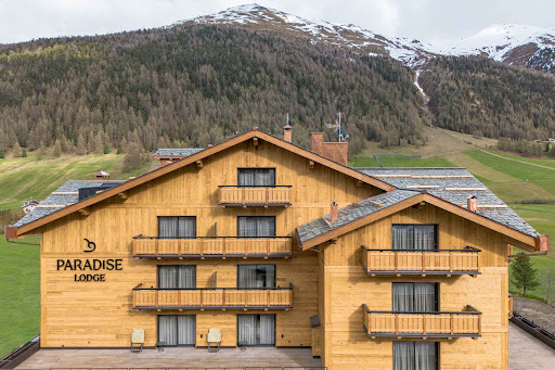 Paradise Lodge