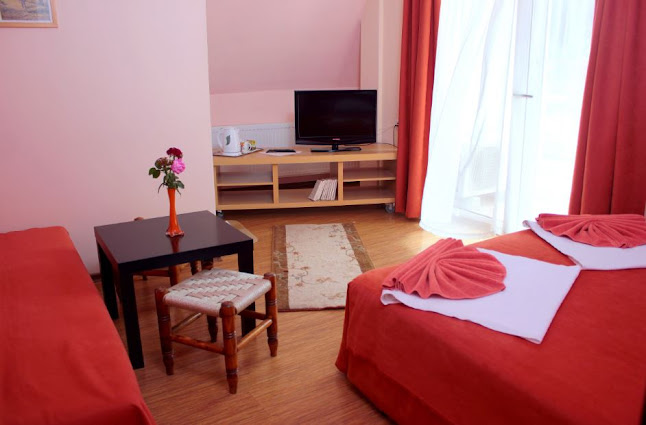 бул. България 90, 4980 Златоград