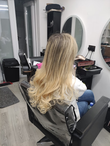 Danubia Reis - Brazilian Hairdresser and Beauty Specialist in Milton Keynes - Thumbnail