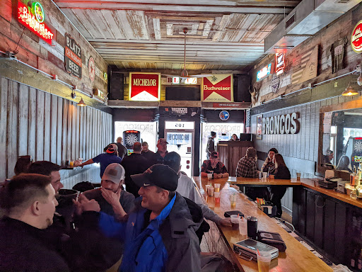 Bronco's - Visual