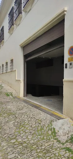 Aparcamiento Colegio La Inmaculada y San José de la Montaña