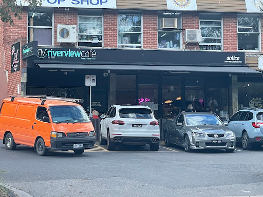 River View Deli Cafe.