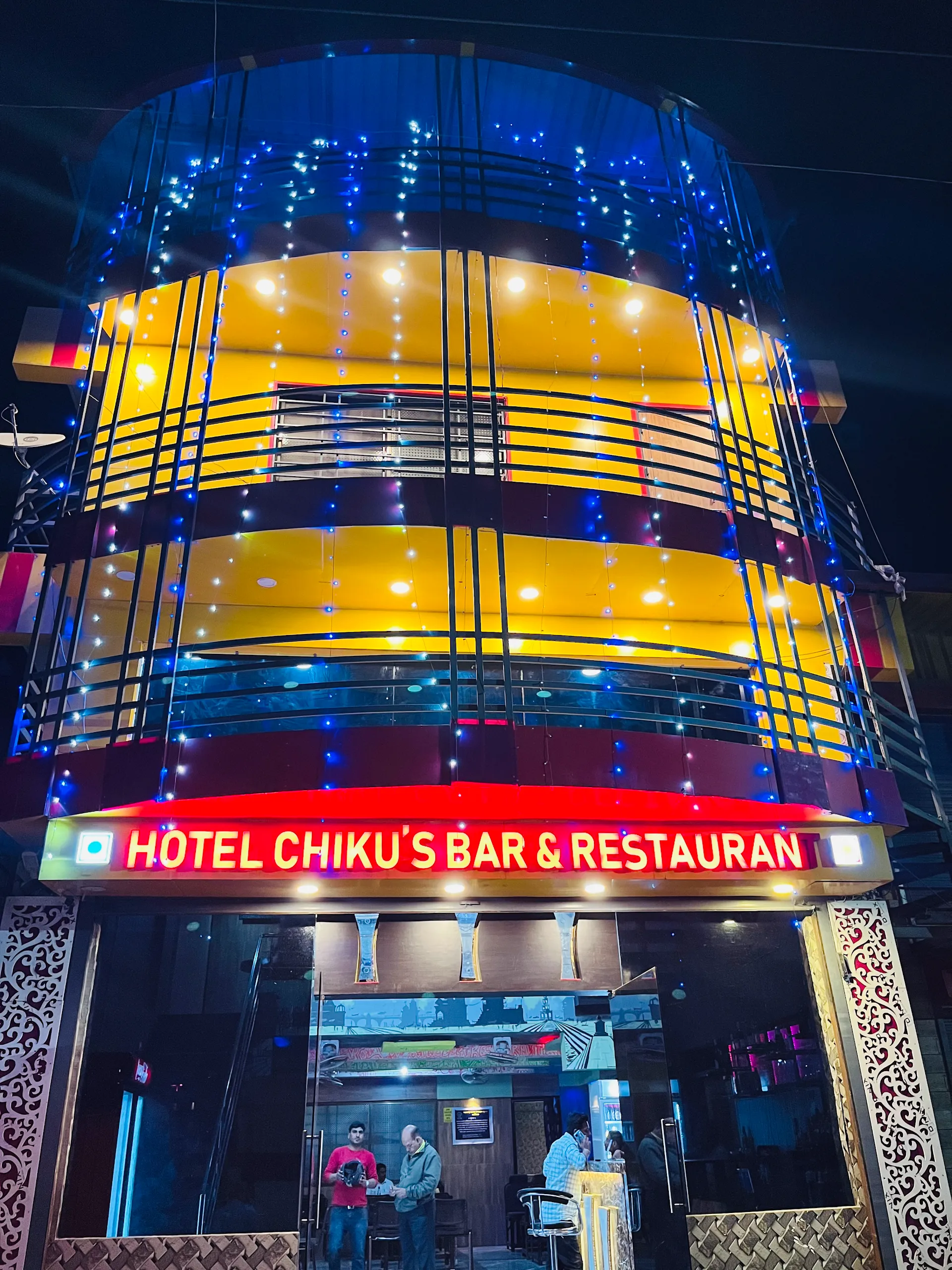 Hotel Chiku's Bar And Family Restaurant