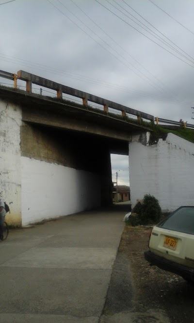 Photos of Estaci&oacute;n de Servicio Esso Mobil Piendam&oacute;