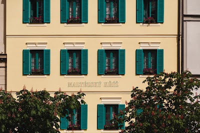 Photos of Hotel Maltese Cross ***