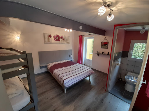 Photo de Au petit bonheur 07® / location de vacances 3 étoiles et chambre d'hôte avec spa à Vesseaux (07200)