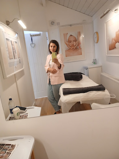 Facelift massage Harrogate by Agata Sawkiewicz
